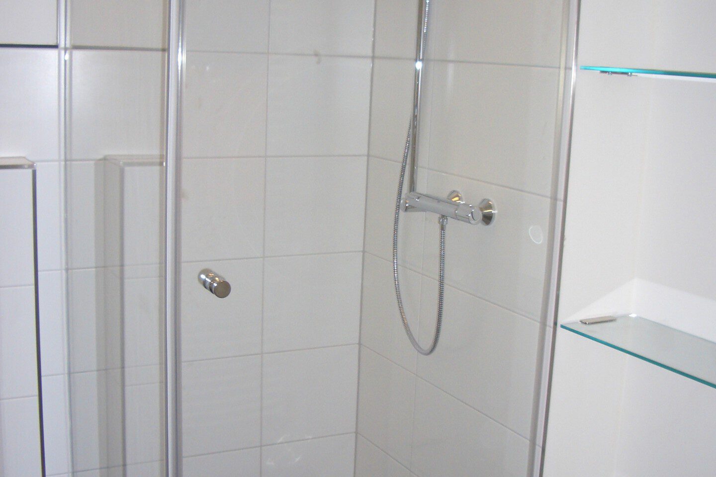 Innenausbau-Duschen-Kuechenrueckwaende-01 Innenausbau-Duschen-Küchenrückwände