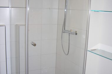 Innenausbau-Duschen-Küchenrückwände