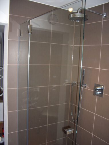 Innenausbau-Duschen-Küchenrückwände