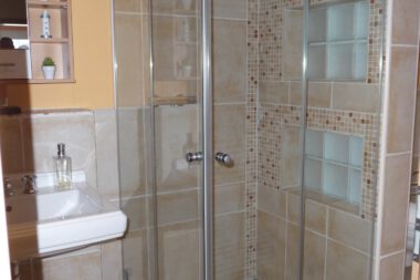 Innenausbau-Duschen-Küchenrückwände