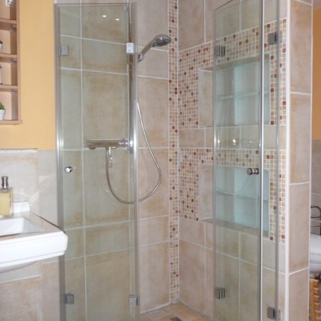 Innenausbau-Duschen-Küchenrückwände