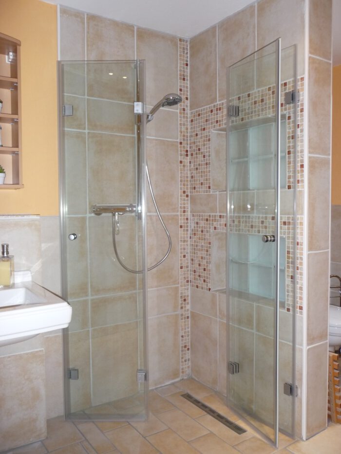 Innenausbau-Duschen-Küchenrückwände