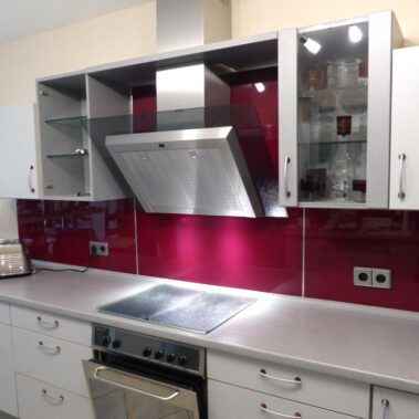 Innenausbau-Duschen-Küchenrückwände