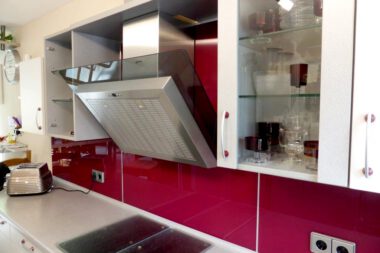 Innenausbau-Duschen-Küchenrückwände