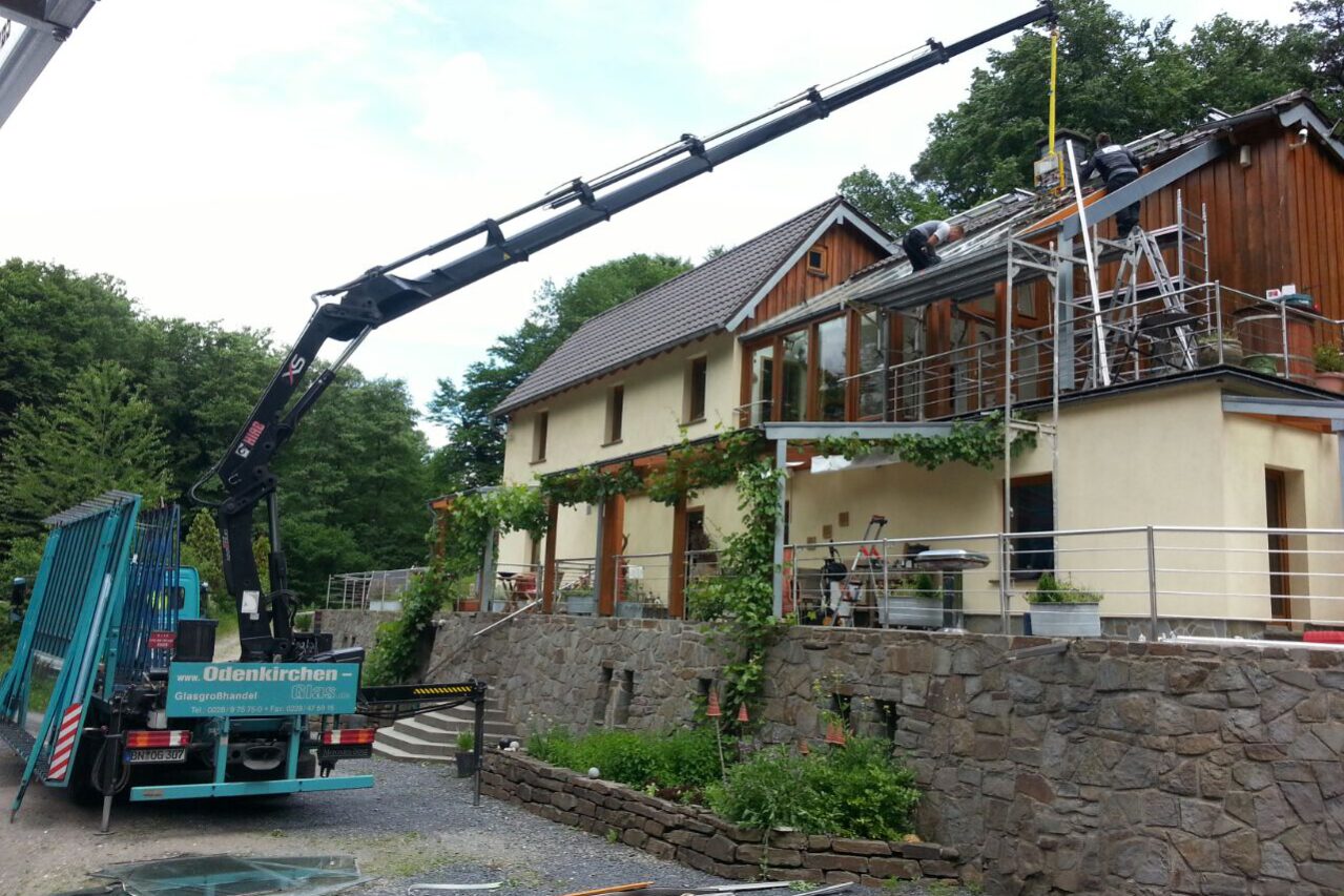 Kranwagen- und Sauganlageneinsatz