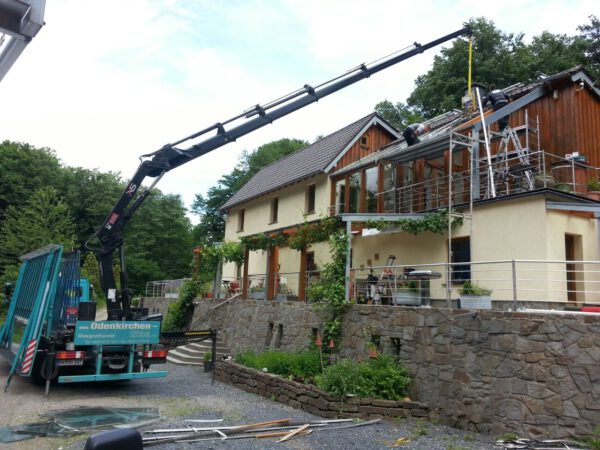 Kranwagen- und Sauganlageneinsatz